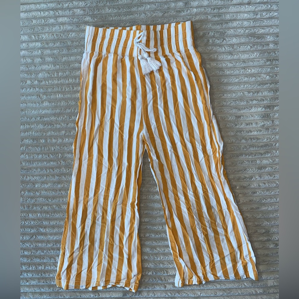 🌞 Bold & Breezy Carter’s Striped Pants - Size 6/6X 🌈